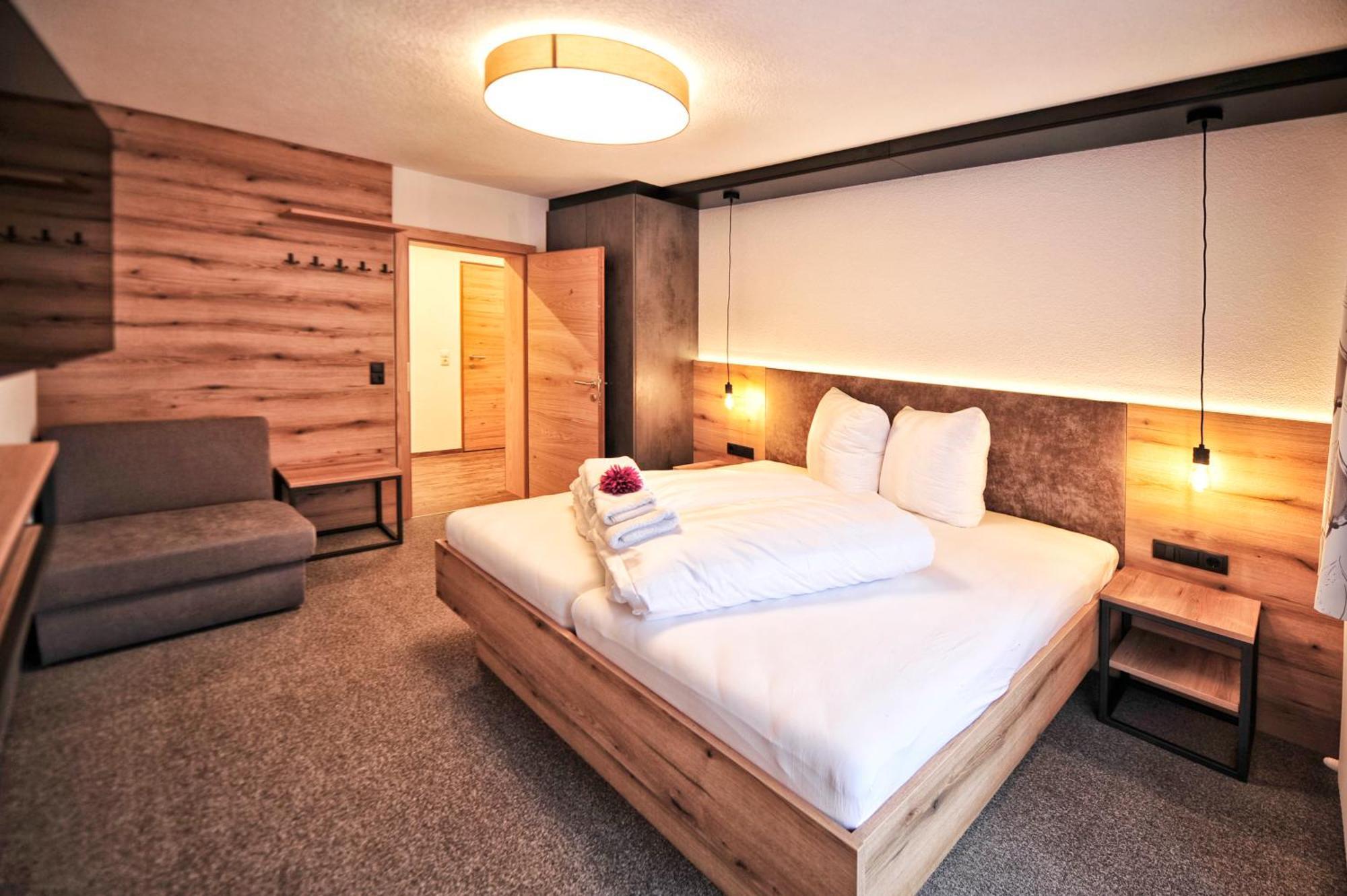 Haus Enzian Apartment Фис Екстериор снимка