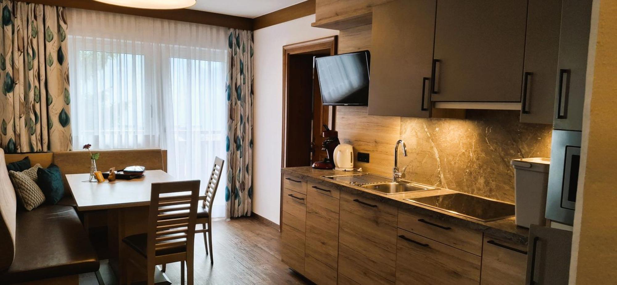 Haus Enzian Apartment Фис Екстериор снимка